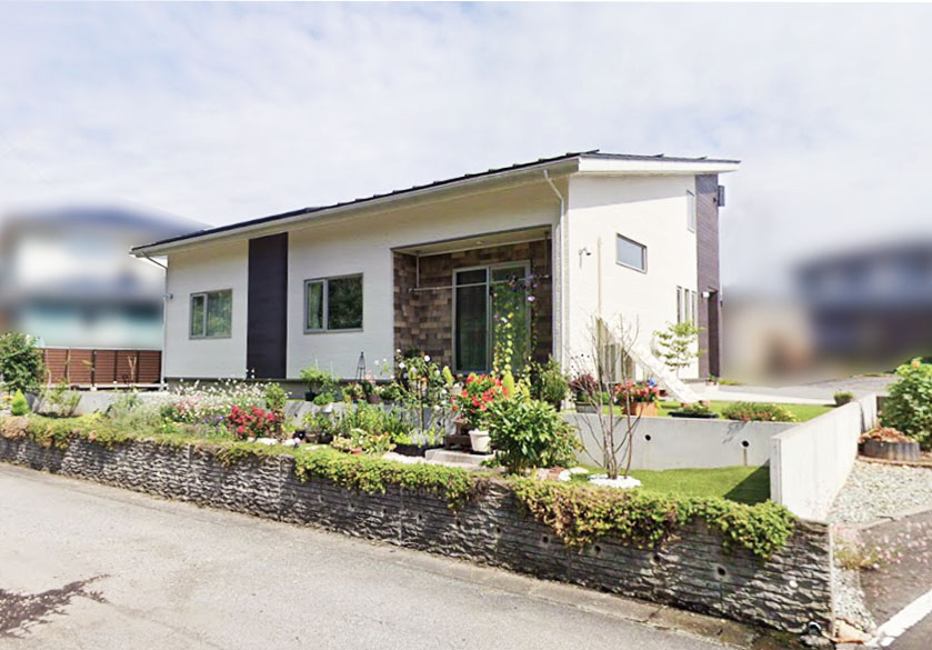 田舎暮らしとアーバンシックが同居する平屋 ／サトー住販 完成住宅実例／外観