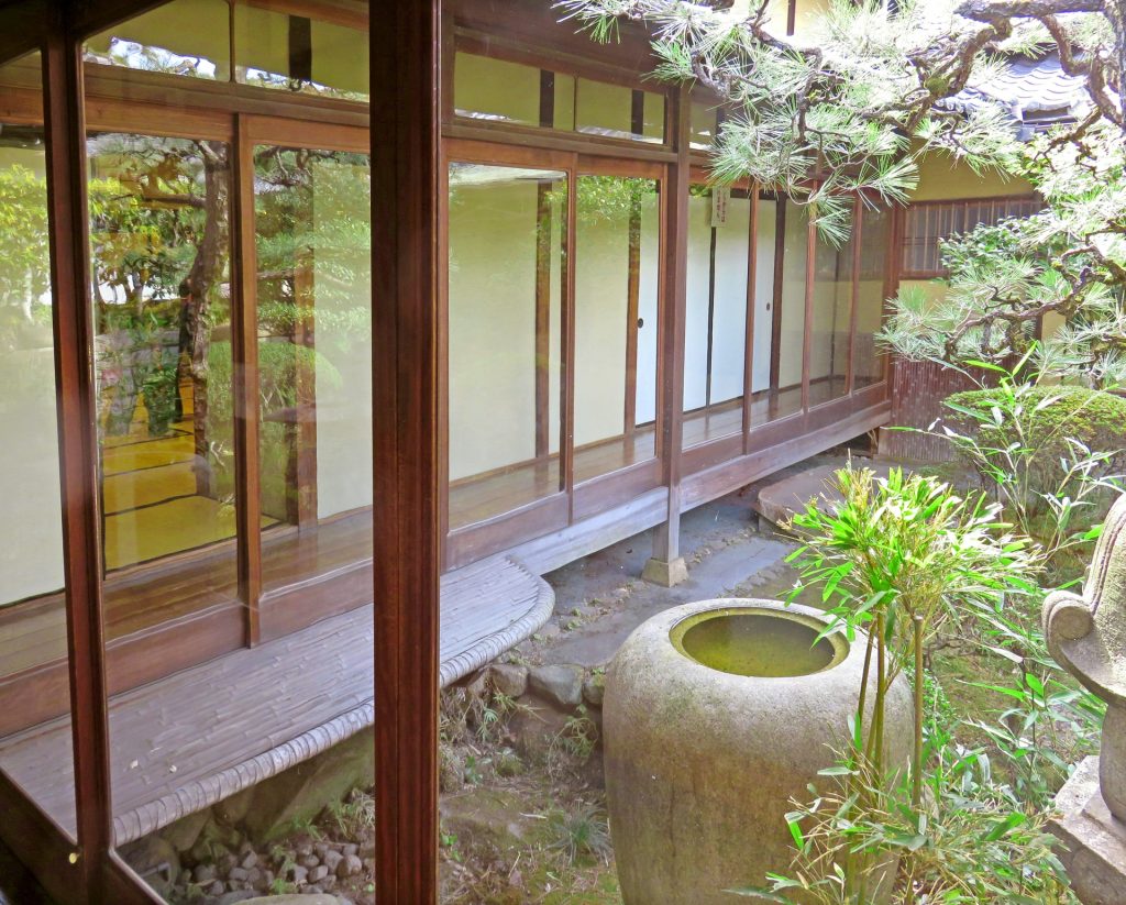 昔の日本の民家